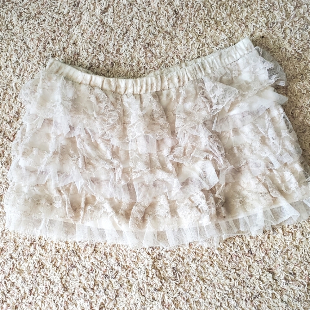 Lace ruffle miniskirt
